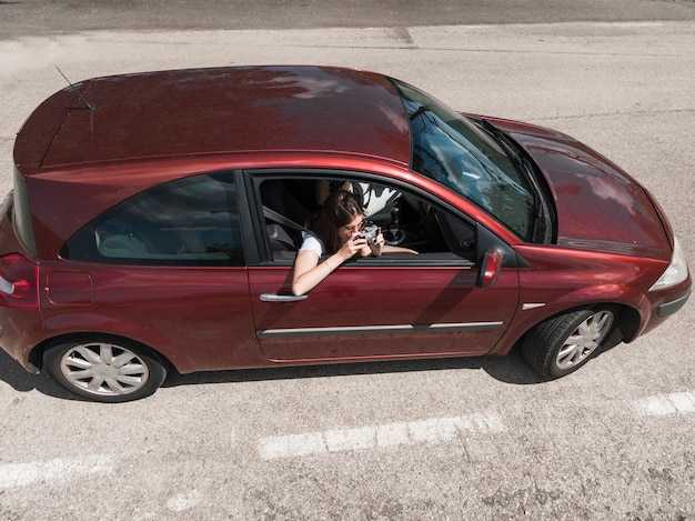 Комфорт и технологии интерьера Mercedes E-Class 2005