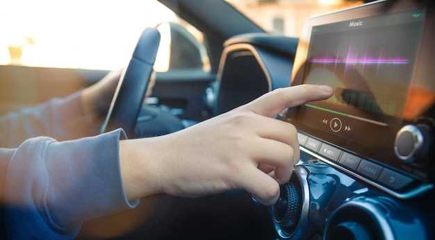 Первые головные устройства с поддержкой CarPlay