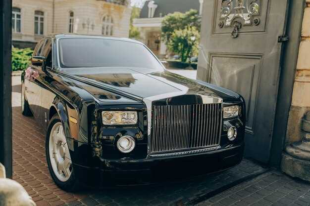Эксклюзивные материалы и отделка от Mulliner